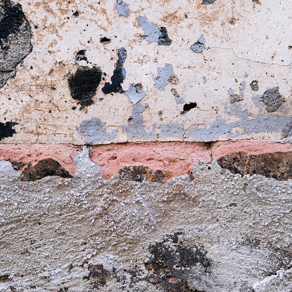 des-taches-ou-aureoles-sur-les-murs-de-fondation